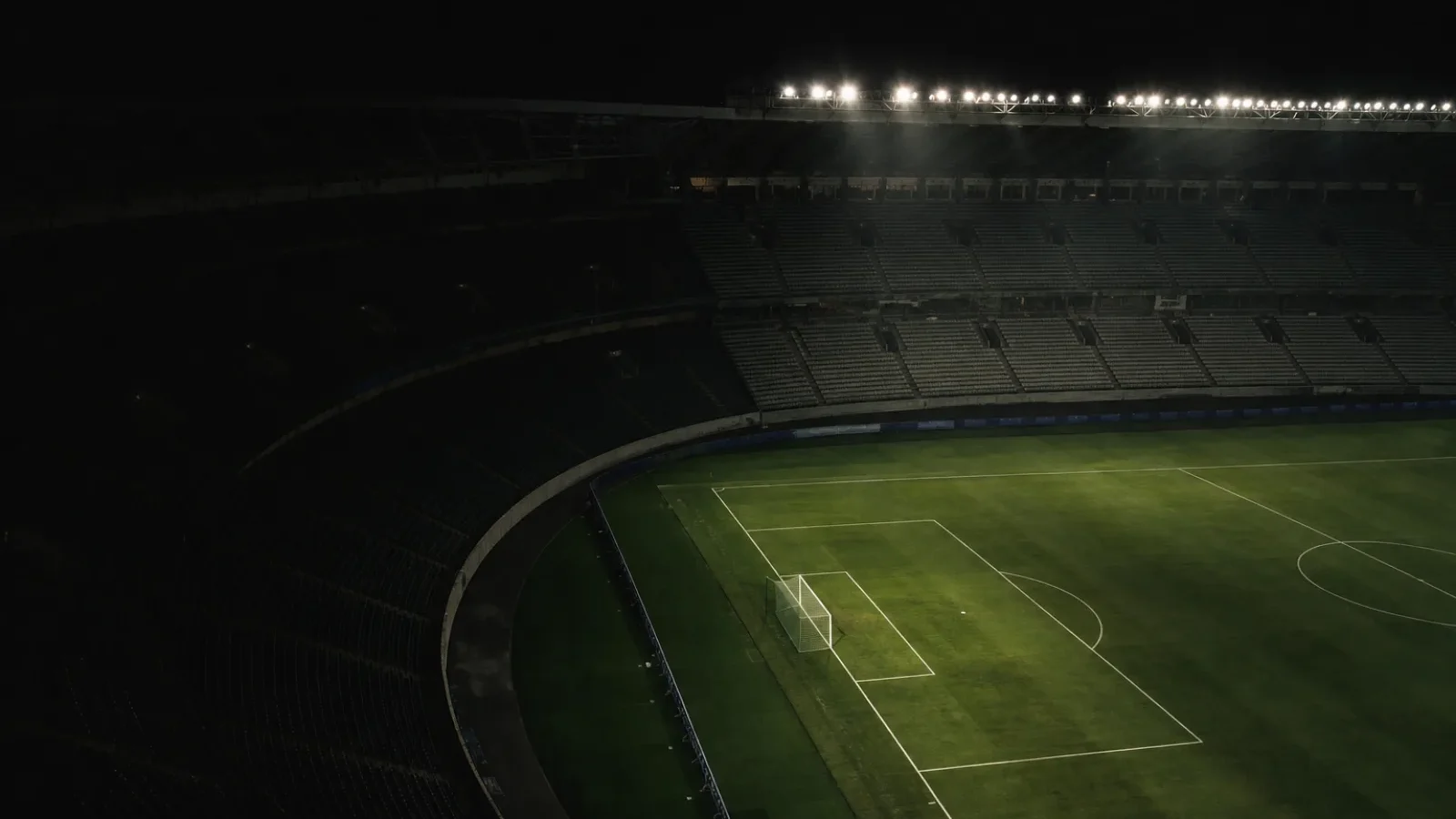 Nächtliches Stadion von oben