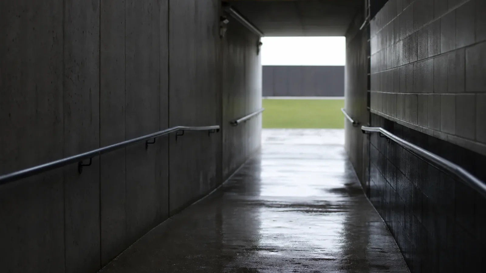 Spielertunnel mit Licht am Ende